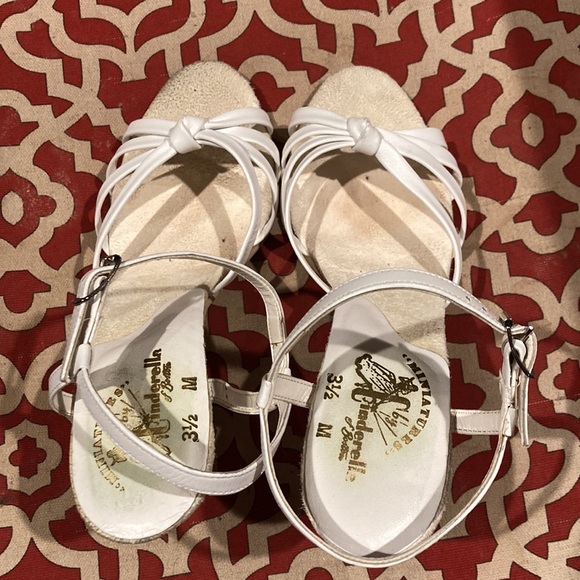 VNTG Miniatures by Cinderella of Boston, White Sandals with 3” heels, Sz 3 1/2 M - Picture 6 of 9